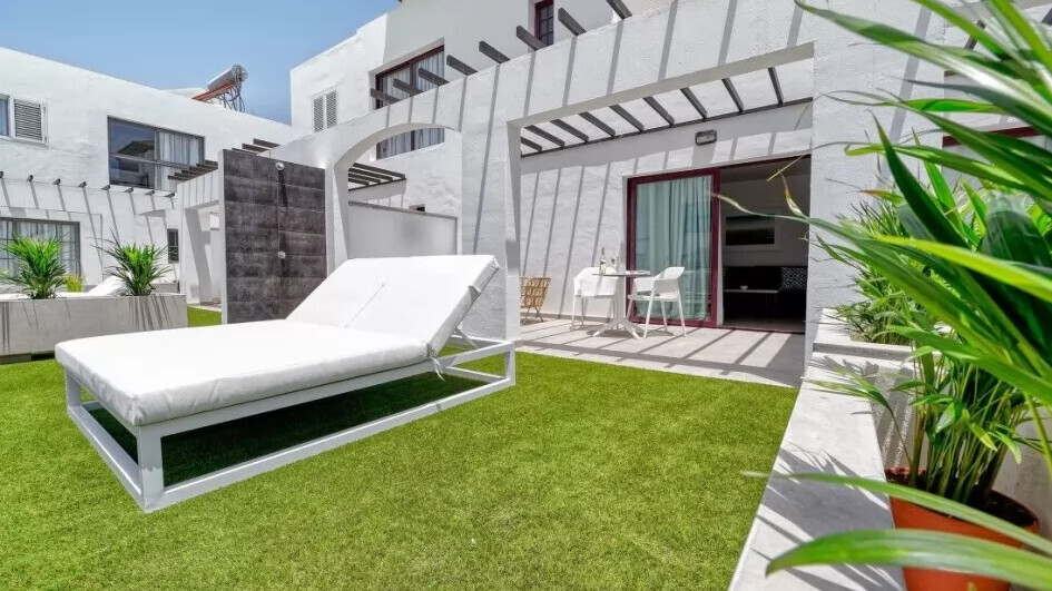 Broncemar Beach Suites Hotel